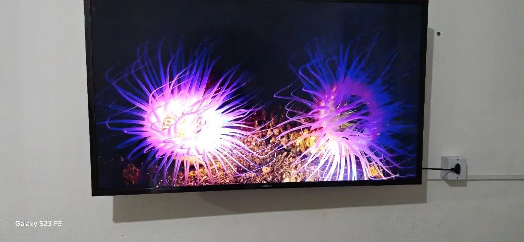 URGENTE: Smart TV Samsung 43" Impecável com NF!  - Foto 5