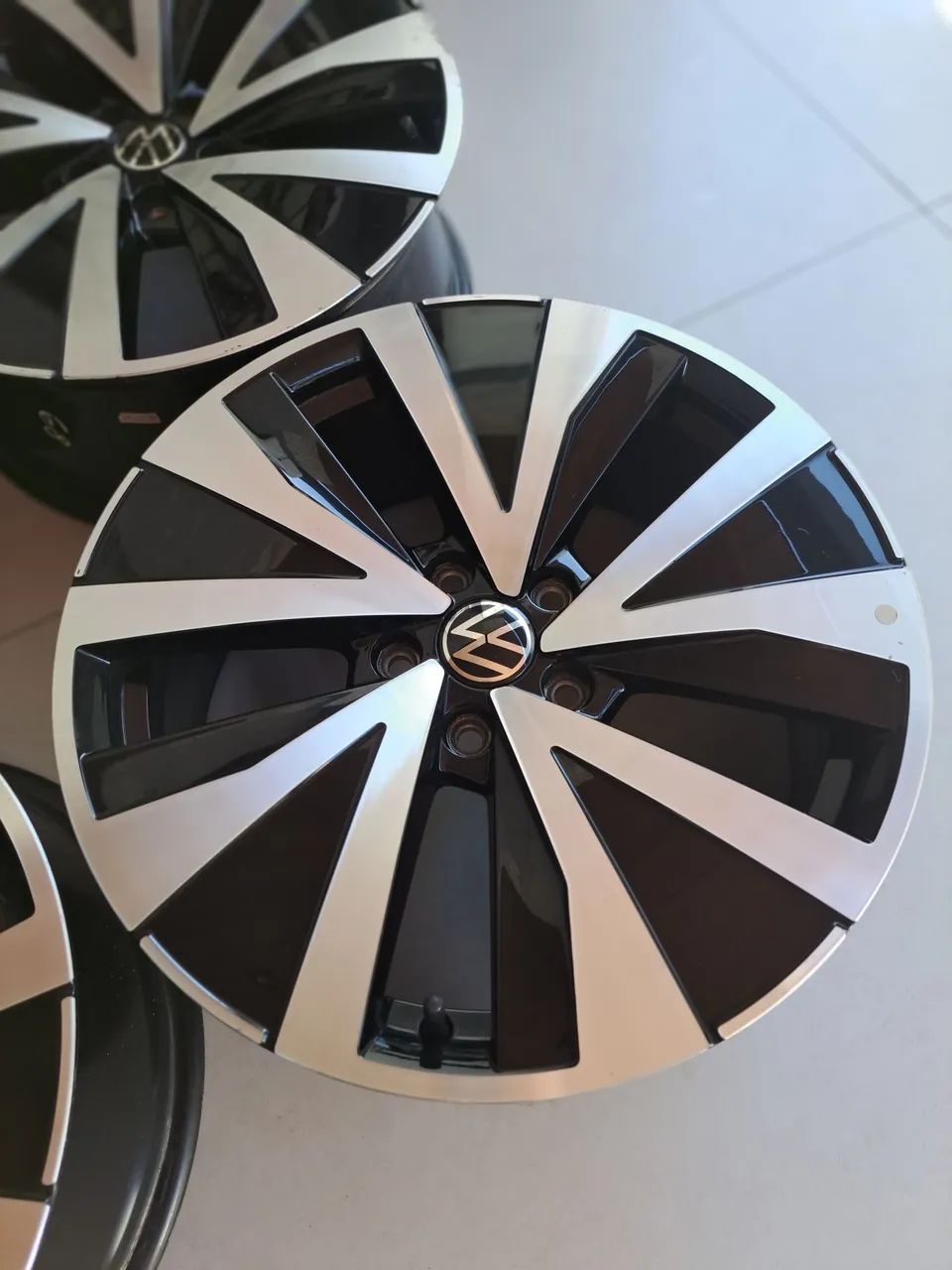 Roda Vw Aro 18 original  - Foto 2