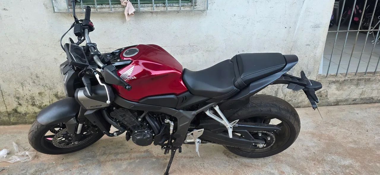 CB 650R E-CLUTCH 2026 - Foto 4