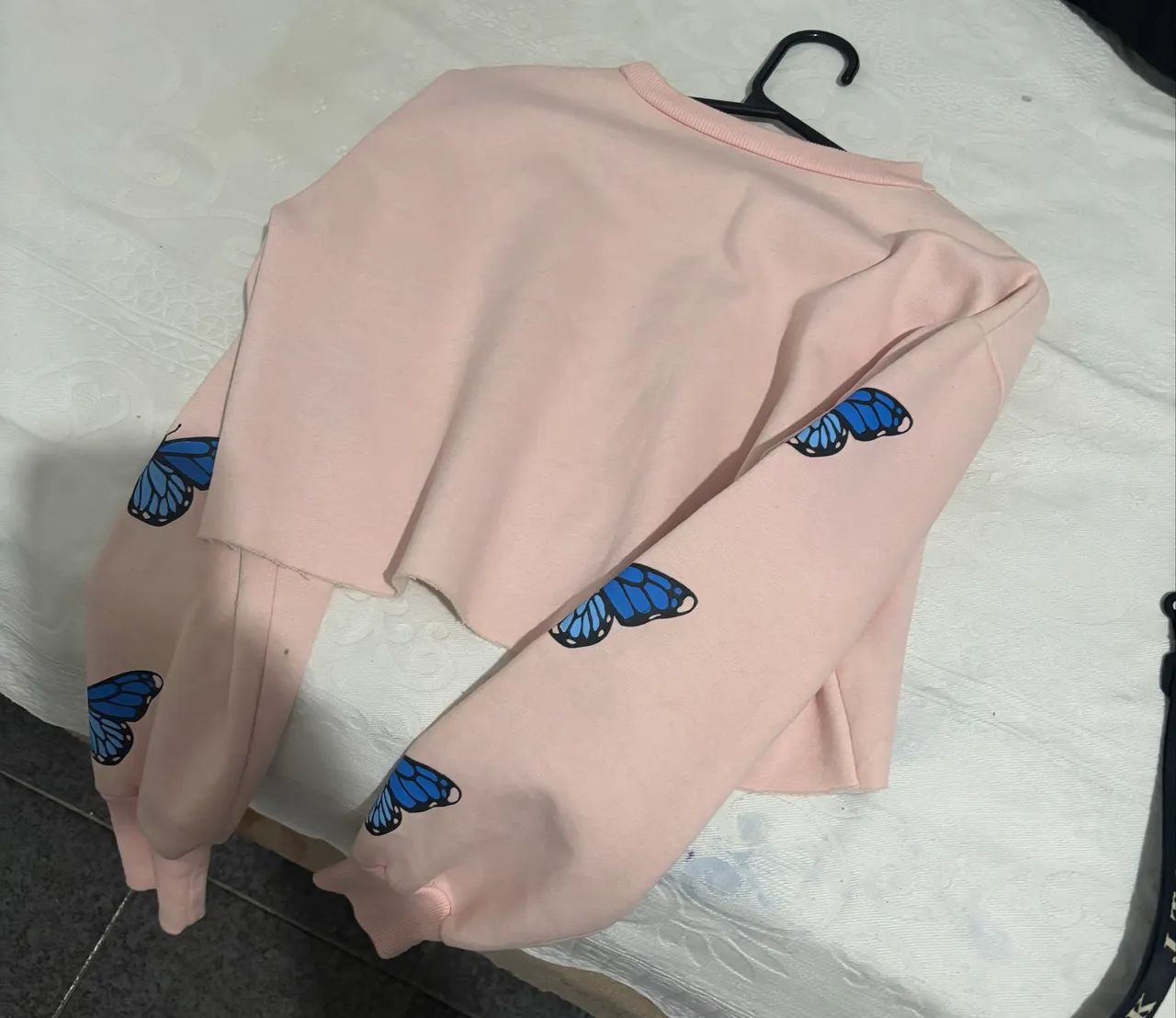 Cropped Manga Longa Butterfly  - Foto 4