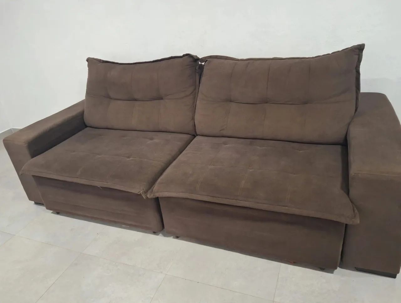 Um sofá retrátil 3 lugares - Foto 3