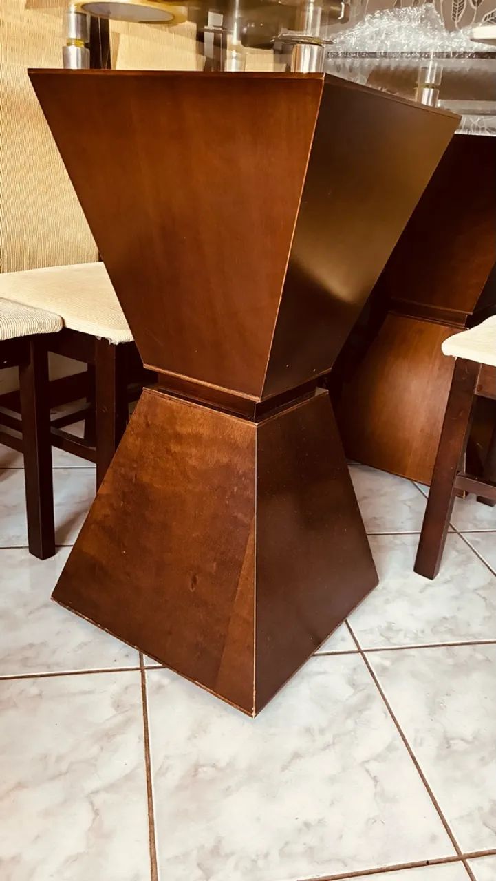 Mesa de madeira com 6 cadeiras  - Foto 2