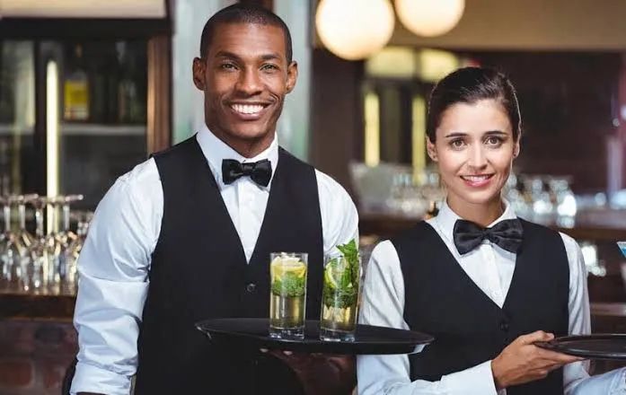 Serviço de churrasqueiro garçom fritadeira barman 