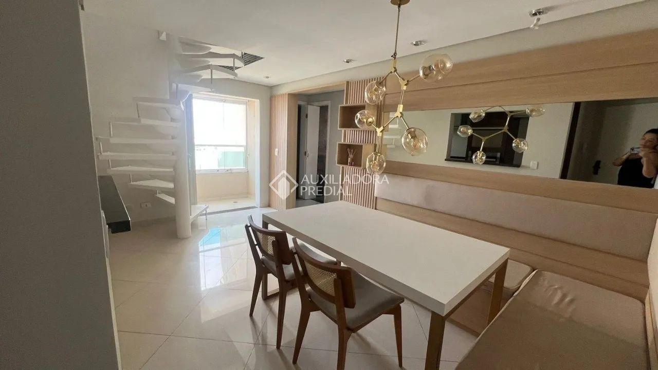 Cobertura à venda em Taboão com 157 m² e 2 dormitórios/quartos disponíveis.