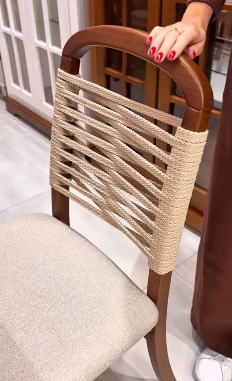 Mesa Extensível madeira e vidro com 4 cadeiras  - Foto 4