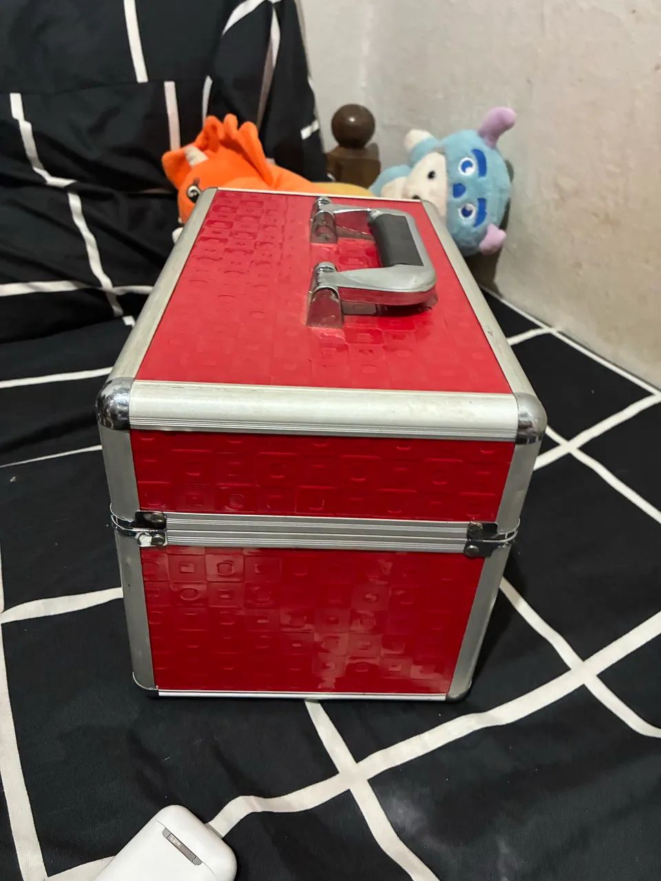 maleta de maquiagem vermelha usada - Foto 2