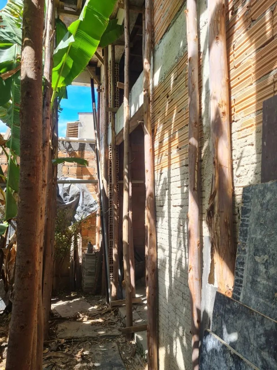 Escoras - Foto 2