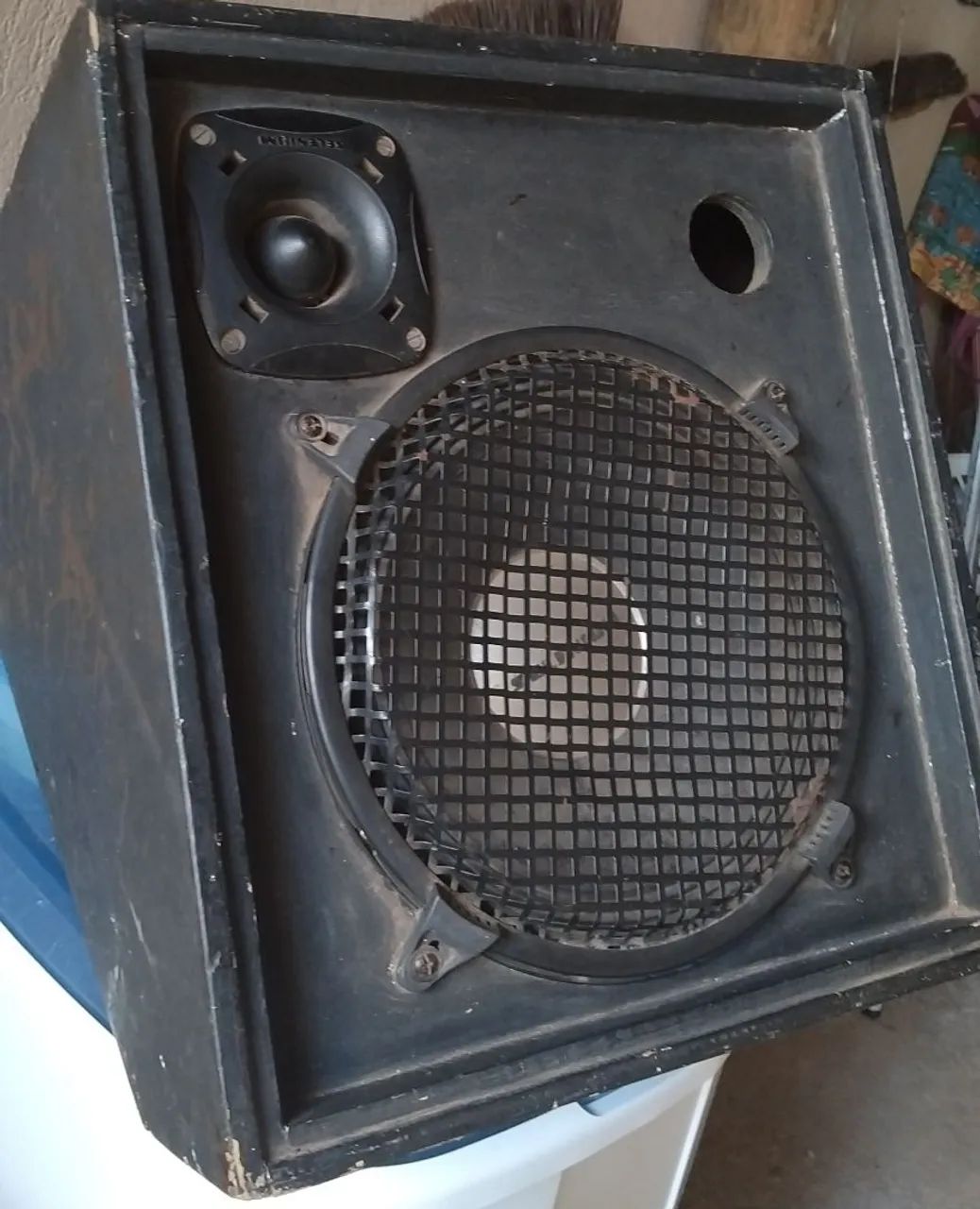 Som para médios e pequenos eventos,Acompanha 2 tripes 3 pedestais,2 Microfones, cabeamento - Foto 6