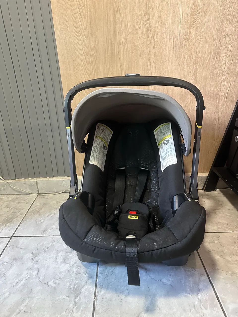Bebê conforto que vira carrinho de passeio DOONA - Foto 5