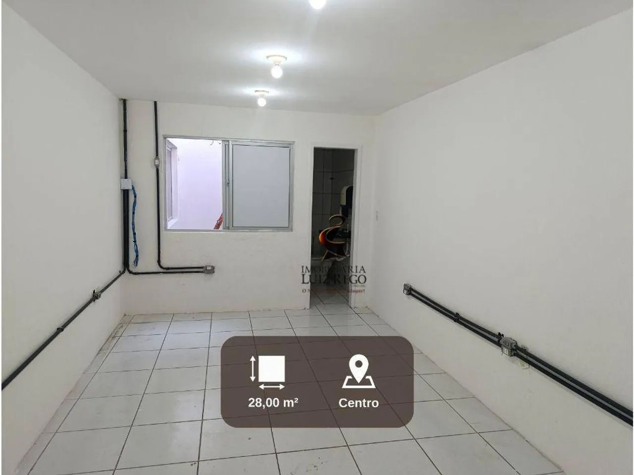 Aluga prédio comercial com 4 banheiros e 4 salas. - Foto 2