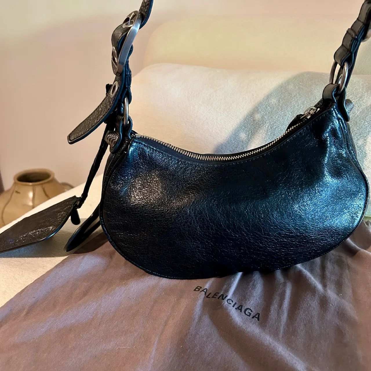 Bolsa Balenciaga Le Cagole XS Couro - Foto 4