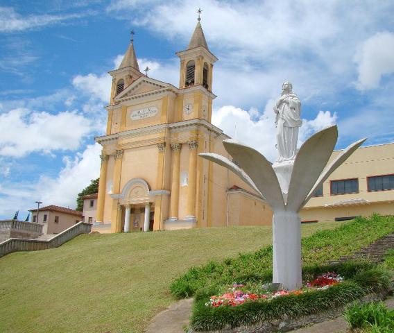Aluga-se terreno rural em Colombo