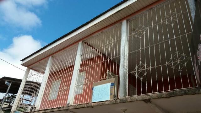 Alugo casa no Araxá