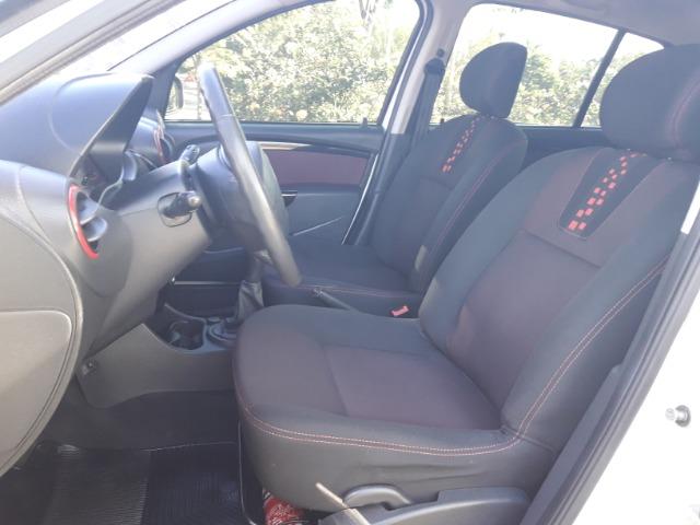 Renault Sandero Stepway 1.6 2014/2014 C/ Media Nave e 53 Mil KM Rodados - Foto 12