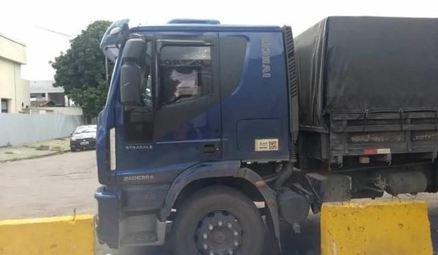 Vendo caminhão Tector Estradaile 240E25s