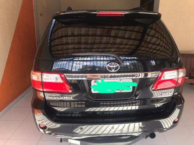 Hilux SW4 3.0 4x4 Diesel 7 Lugares Automática 2010/2011 - Foto 2