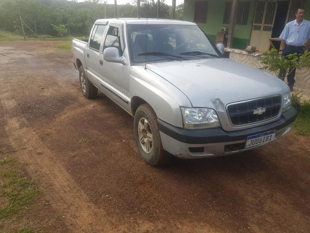 S10 diesel executive 4x4. troco por mais nova - Foto 4