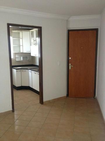 Vendo apartamento 2 quartos com 2 vagas Jd América 170mil - Foto 2