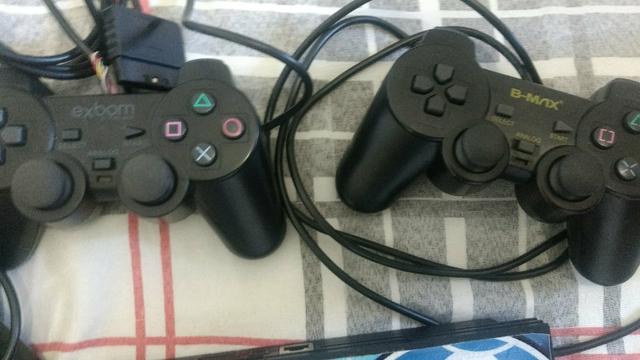 PS2, bem Cuidado, 3 controles e jogos - Foto 4