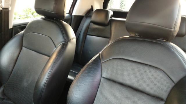 Peugeot 208 - Foto 10