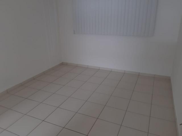 Alugo Apartamento no Condomínio Monte Carmelo, próximo a Orla , a Facape e UPE. - Foto 16