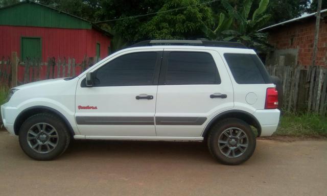 Vendo ou troco esse lindo EcoSport 12 mil de entrada - Foto 3