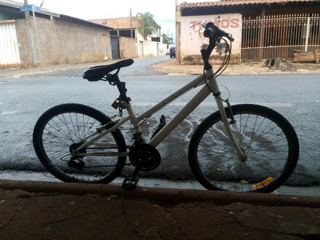 Vende-se uma bicicleta - Foto 2