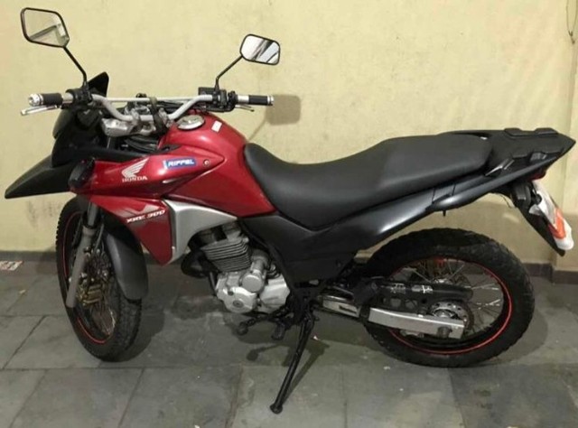 HONDA XRE 300 TRIEL