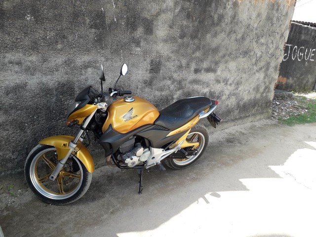 MOTO CB 300
