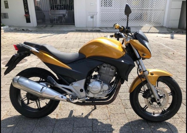 CB 300
