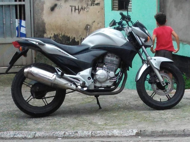 CB 300