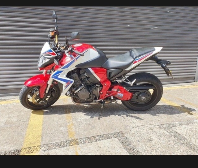 HONDA CB 1000R.   PARCELAMOS* 