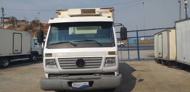 CAMINHAO VOLKSWAGEN REFRIGERADO 9 150 PISO CANALETAD