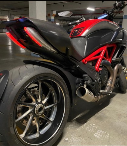 DUCATI DIAVEL CARBON