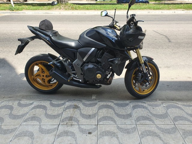 VENDE-SE CB 1000R