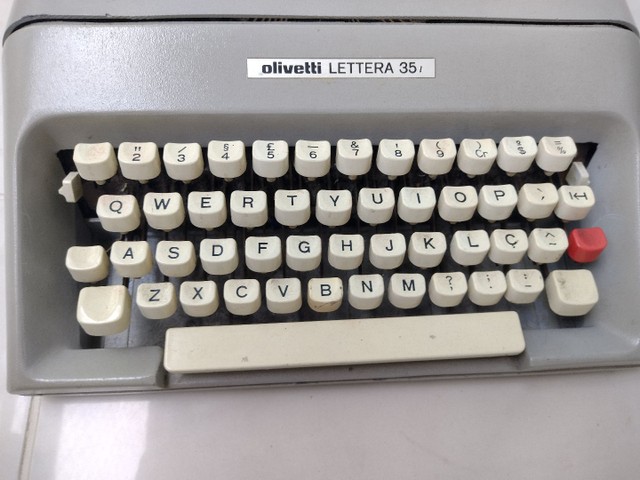 Máquina de Escrever Olivetti 35i - Foto 4
