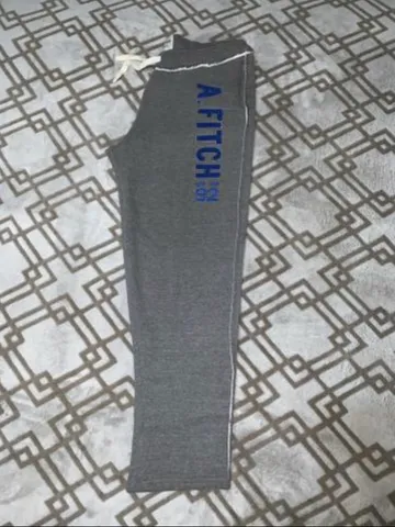 Calça Abercrombie NOVA de R$ 364,90 por R$ 190,00