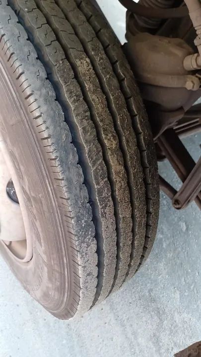 Accelo 815 super novo. Único dono. Com baú. Roda somente cidade de Guarapari  - Foto 6