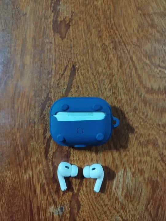 Apple - AirPods Pro   2ª geração com capa MagSafe (USB?C) - Branco + proteção de cor azul  - Foto 4