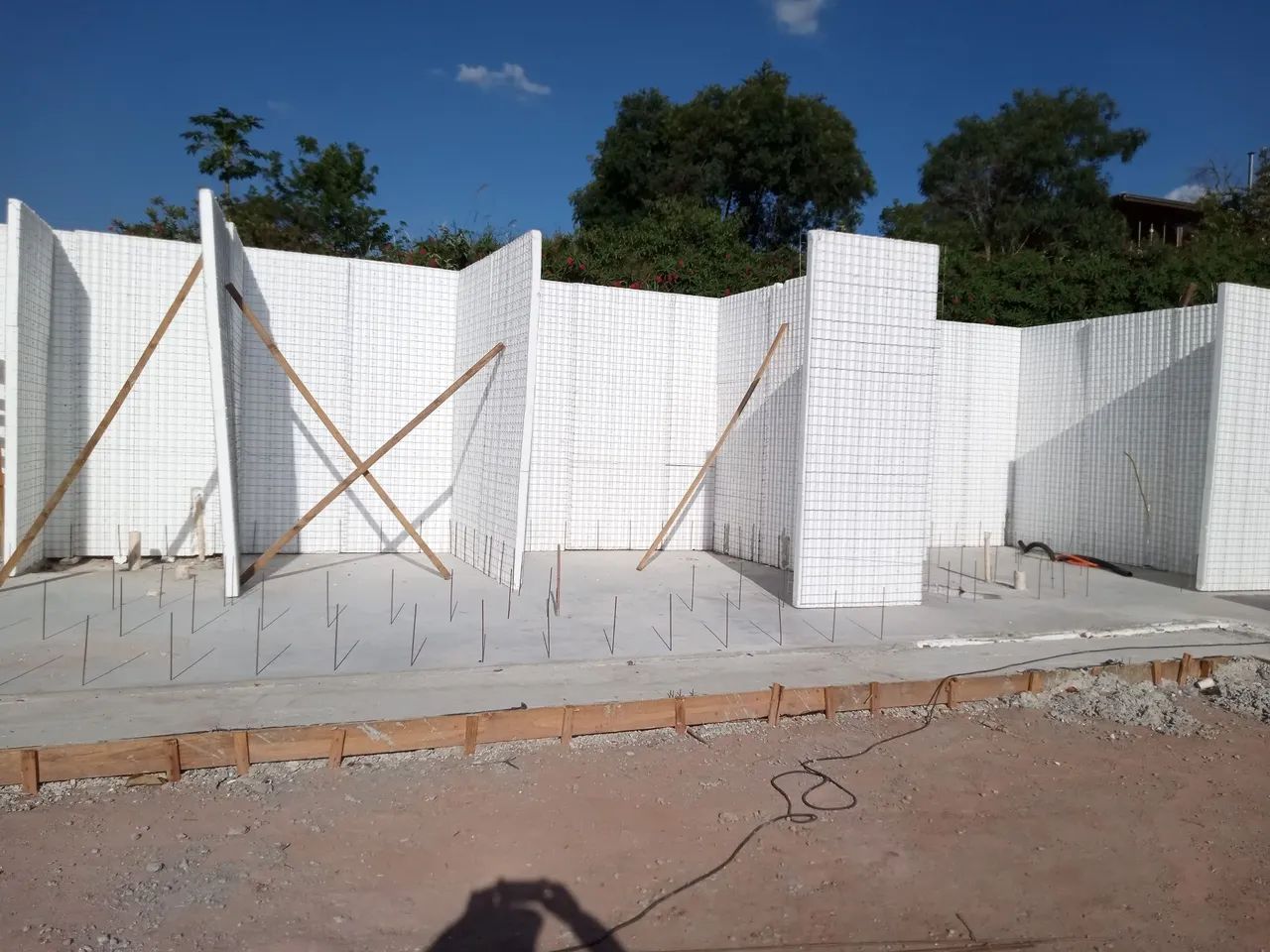 Construção em EPS sistema monolítico casa de isopor e ICF e construção convencional  - Foto 3