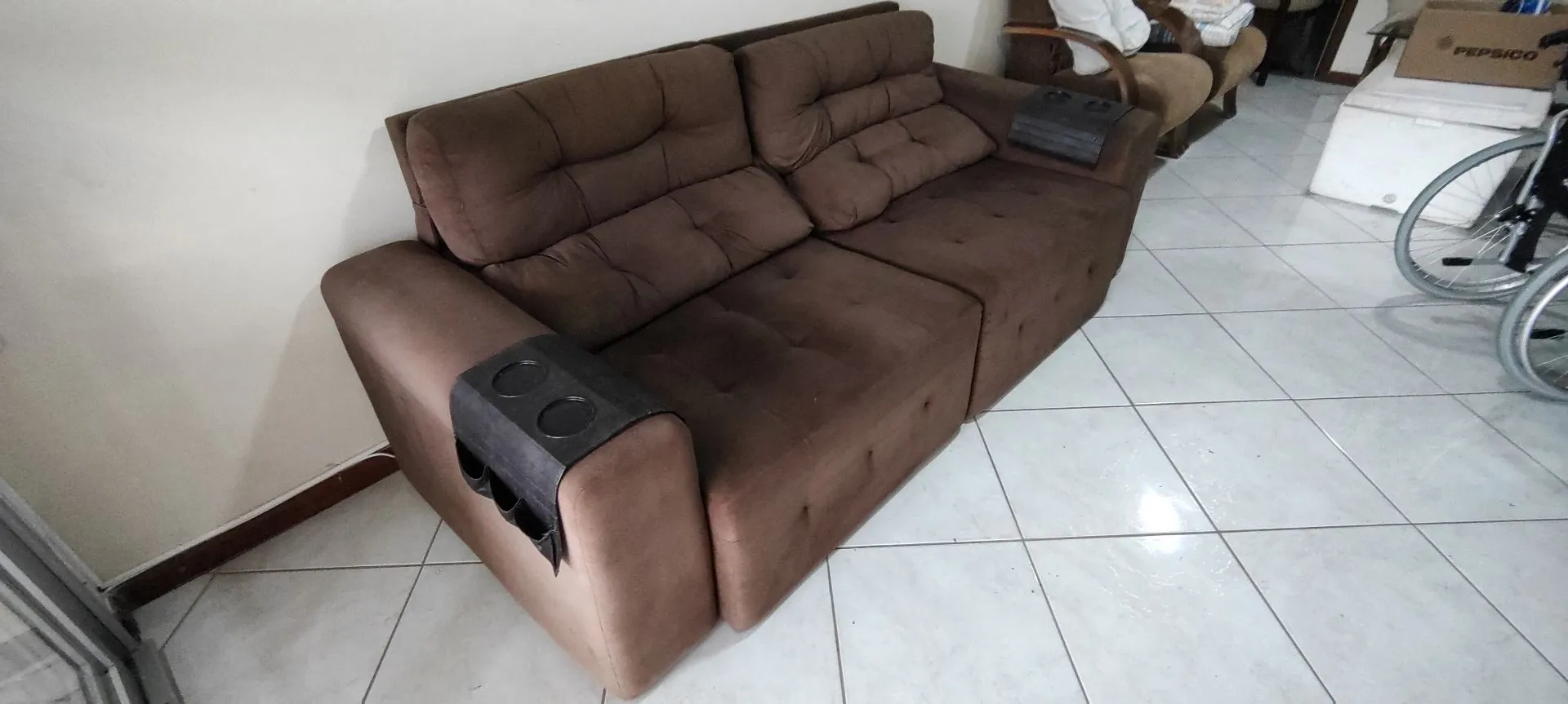 Sofá Retrátil Reclinável 4 Lugares Marrom Usado