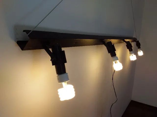 Trilho barra de iluminação com 4 spots direcionáveis - Foto 5