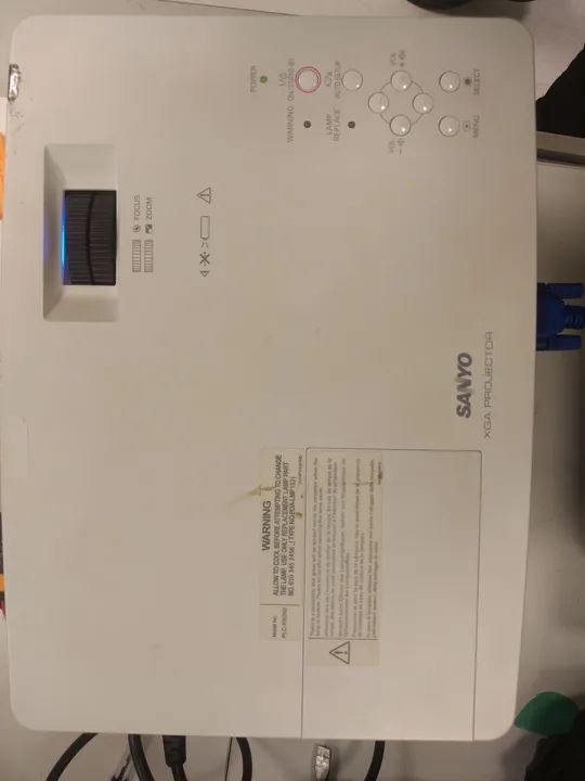 Projetor Sanyo - Ótimo estado! - Foto 2