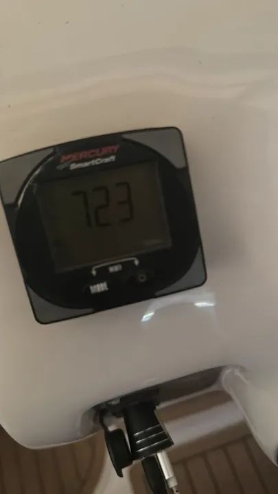 lancha evolution 265 pés  ano 2005 com 723hrs mercruiser 5.0 com deck ampliado - Foto 2