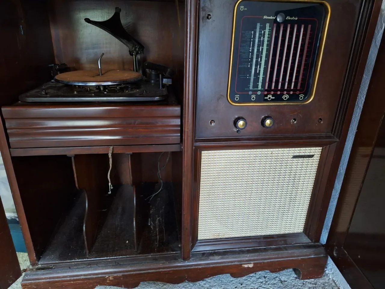 Rádio toca discos antigo Standard Electric - Foto 2