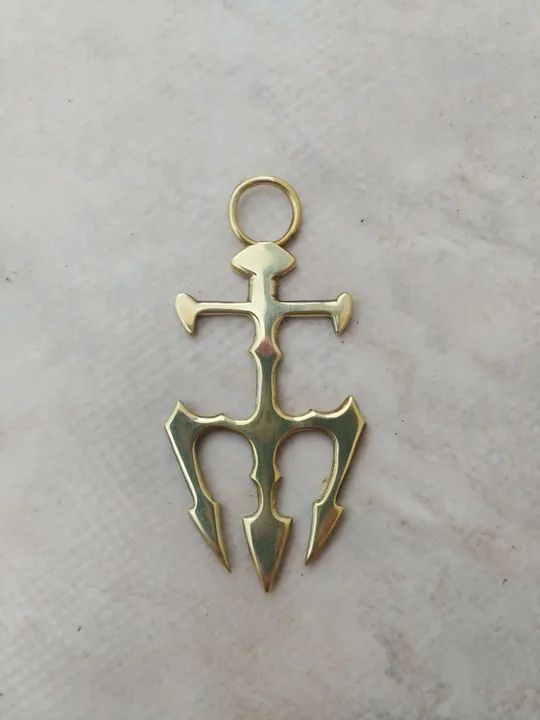 Pingente Tridente em Bronze, dourado