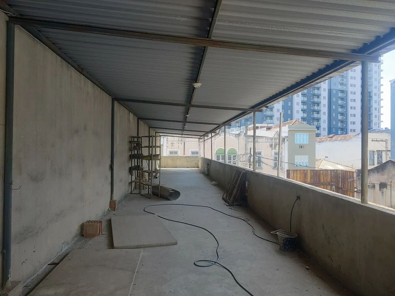 Aluga-se ou Vendo um prédio comercial com três pavimento. - Foto 4