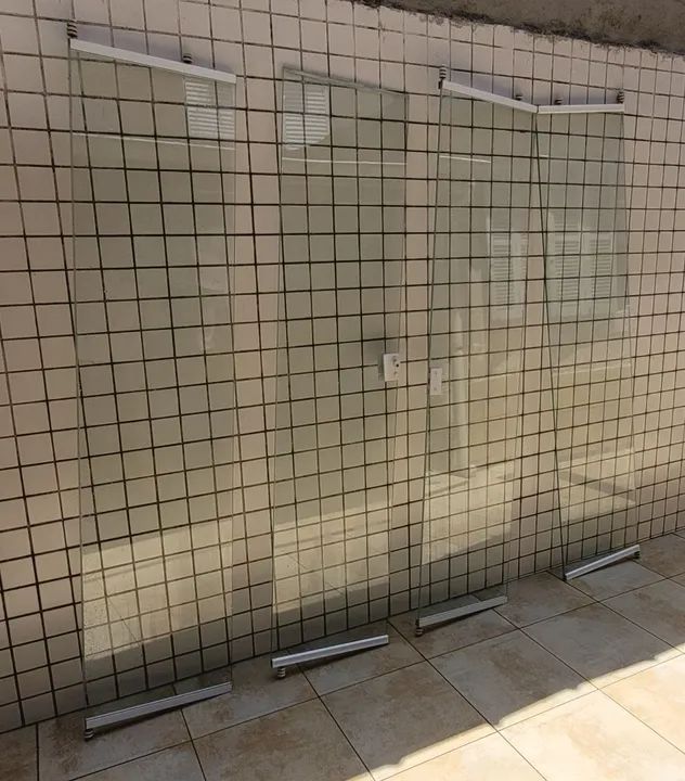 Porta de vidro temperado com 4 folhas de correr - Foto 2