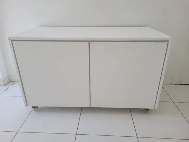 Armário de chão 2 portas com rodas