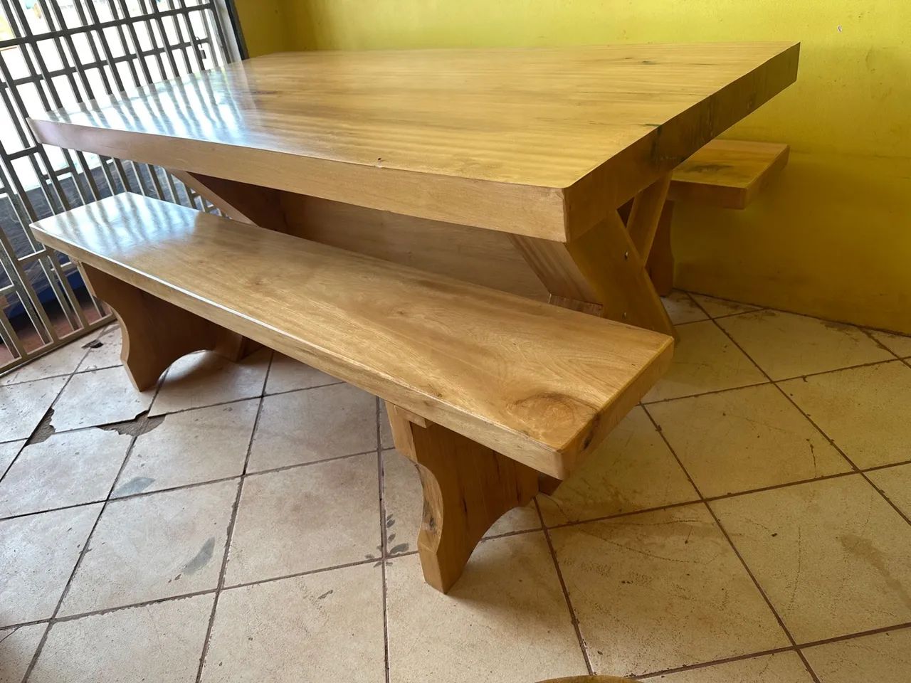 Mesa de Jantar de Madeira Maciça - Foto 3